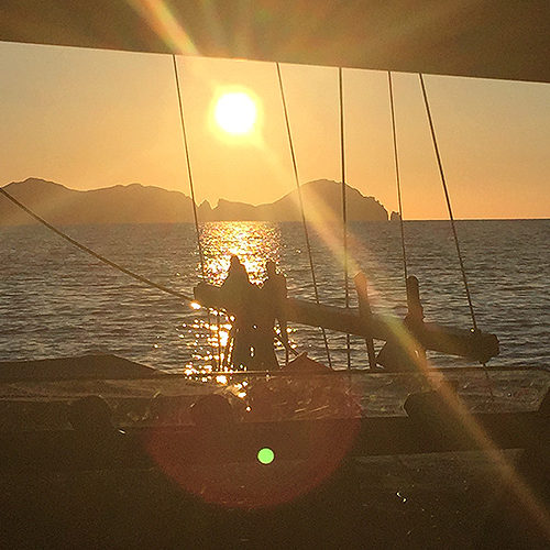 Tramonto su Palmarola visto dal ponte del caicco